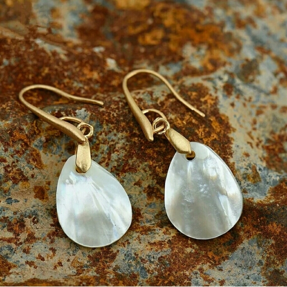 Brand New Mother Pearl Earrings Natural Shell Boho 14k Gold - Picture 2 of 4